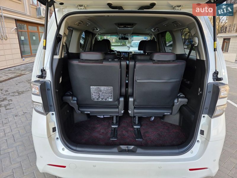 Мінівен Toyota Vellfire 2013 в Одесі