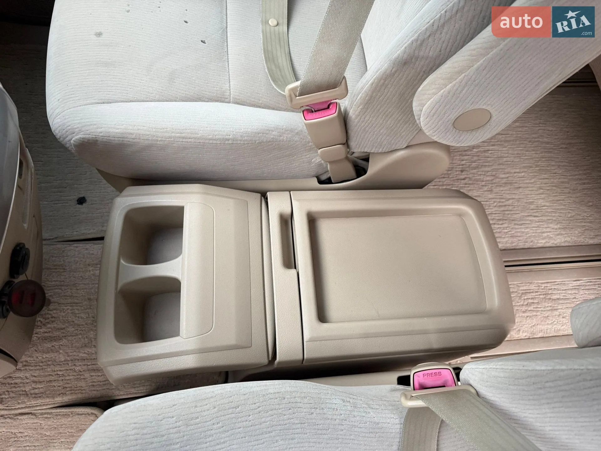 2010 Toyota Vellfire - мініатюра 7