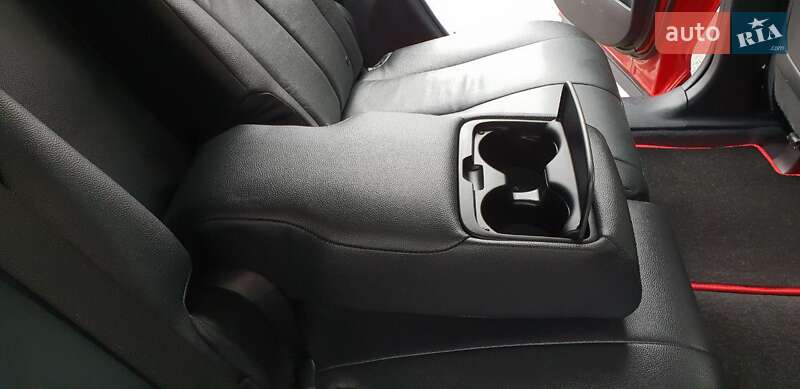 Позашляховик / Кросовер Toyota Venza 2013 в Одесі