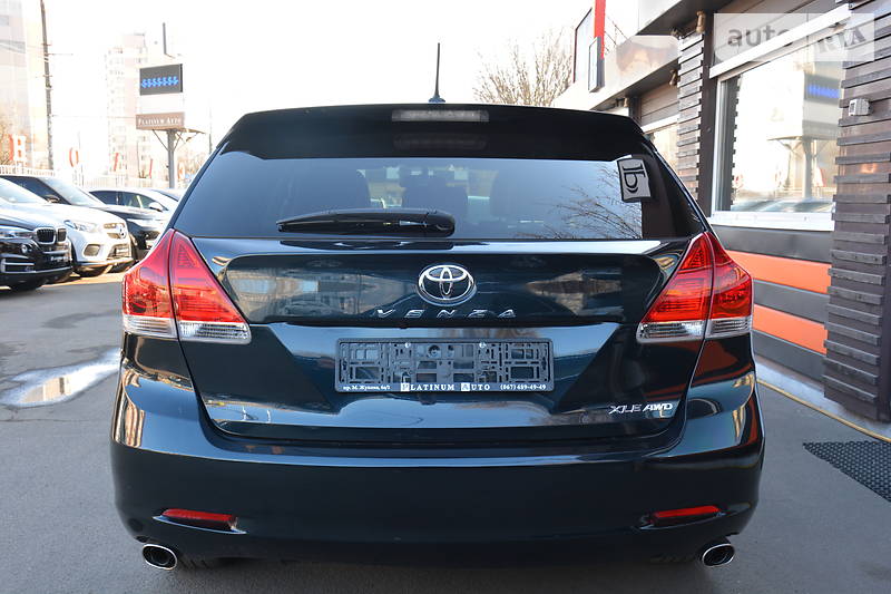 Позашляховик / Кросовер Toyota Venza 2015 в Одесі