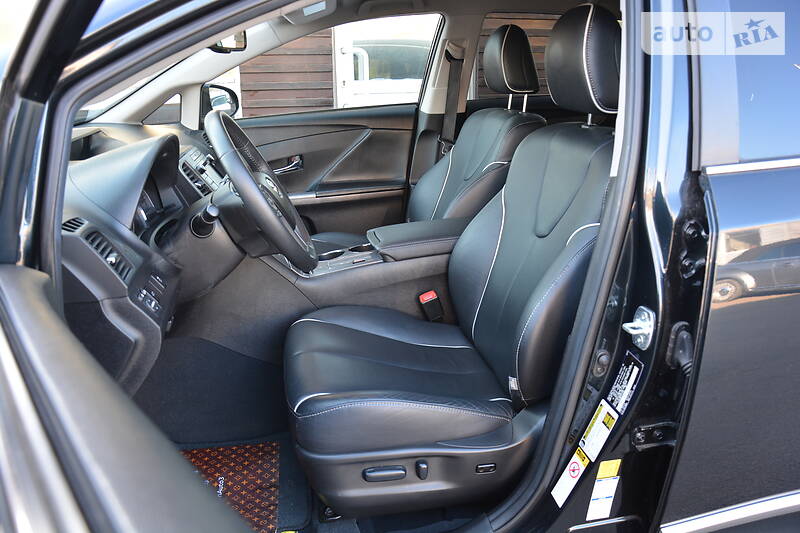Позашляховик / Кросовер Toyota Venza 2015 в Одесі