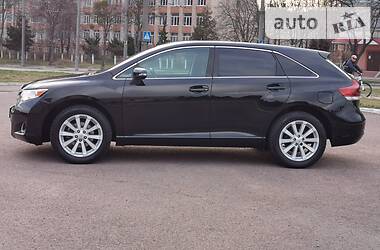 Позашляховик / Кросовер Toyota Venza 2012 в 