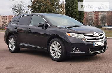 Позашляховик / Кросовер Toyota Venza 2012 в 