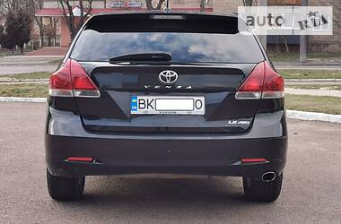 Позашляховик / Кросовер Toyota Venza 2012 в 