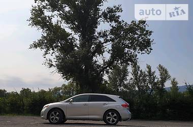 Позашляховик / Кросовер Toyota Venza 2010 в 