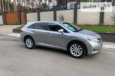 Позашляховик / Кросовер Toyota Venza 2014 в 