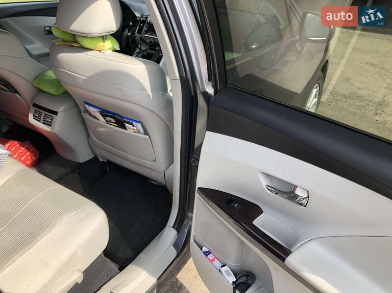 Позашляховик / Кросовер Toyota Venza 2010 в Києві