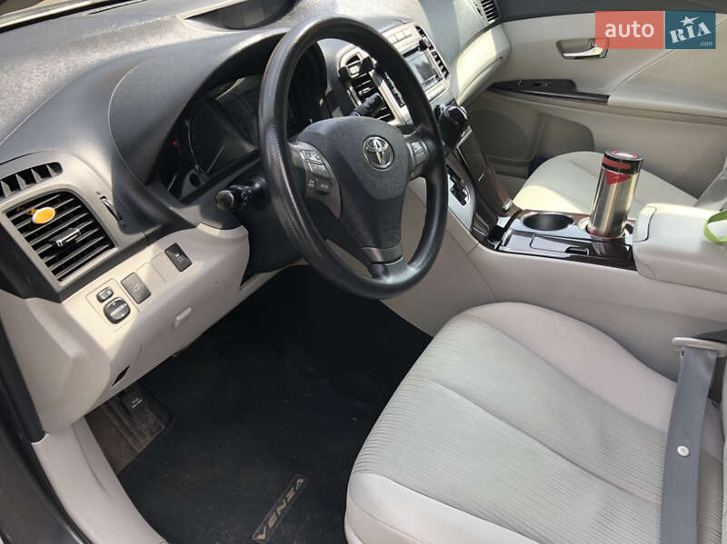 Позашляховик / Кросовер Toyota Venza 2010 в Києві