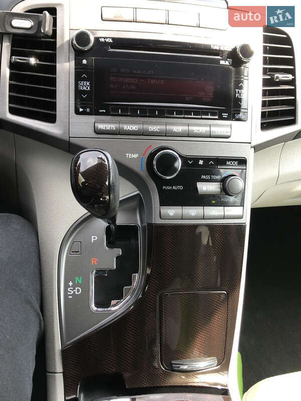 Позашляховик / Кросовер Toyota Venza 2010 в Києві