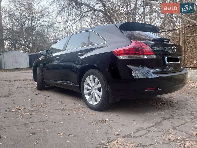 Внедорожник / Кроссовер Toyota Venza 2016 в Киеве