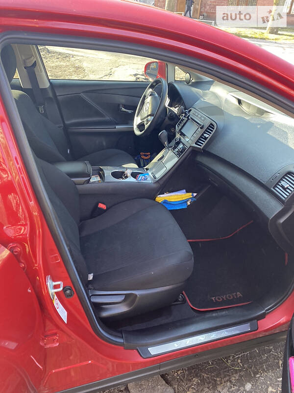 Внедорожник / Кроссовер Toyota Venza 2015 в Хмельницком