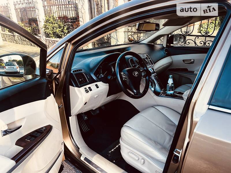 Внедорожник / Кроссовер Toyota Venza 2011 в Дубно