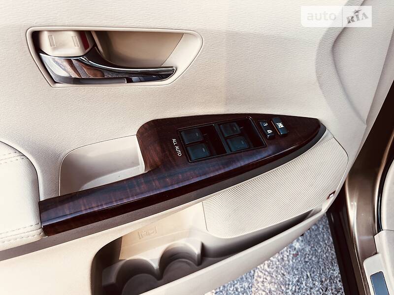 Внедорожник / Кроссовер Toyota Venza 2011 в Дубно