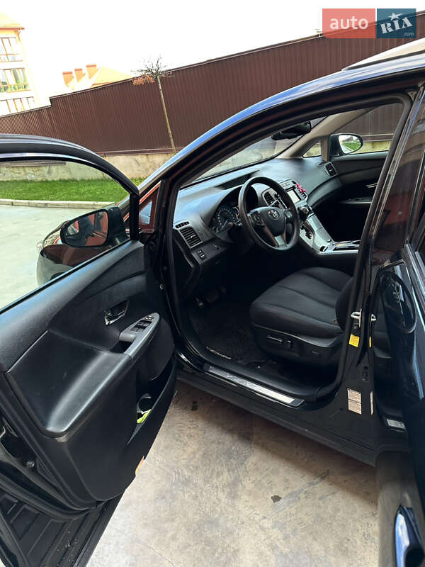 Позашляховик / Кросовер Toyota Venza 2013 в Львові
