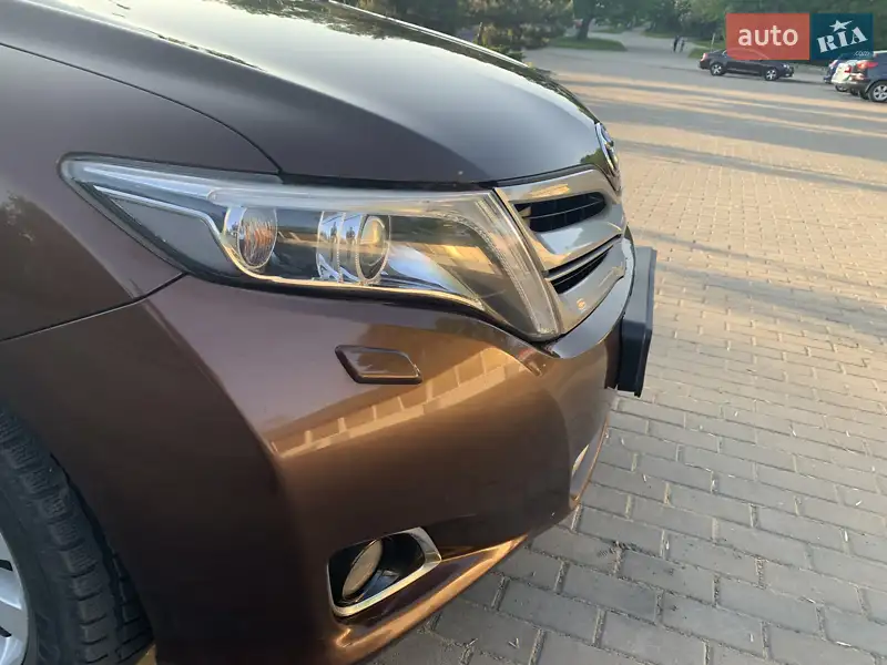 Позашляховик / Кросовер Toyota Venza 2013 в 