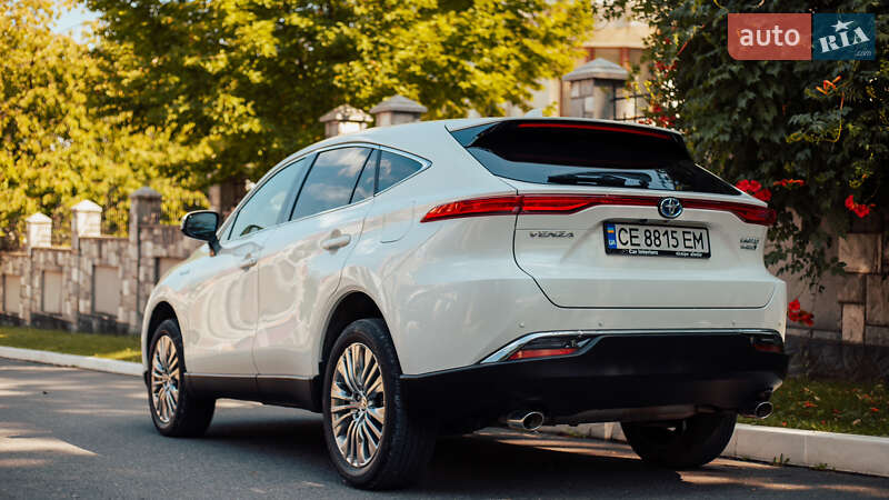 Позашляховик / Кросовер Toyota Venza 2021 в Чернівцях