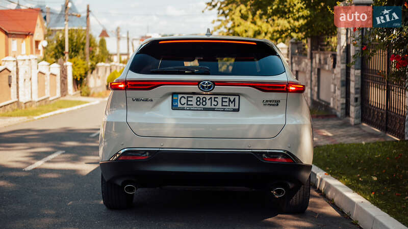 Позашляховик / Кросовер Toyota Venza 2021 в Чернівцях