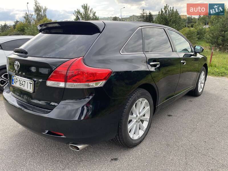 Позашляховик / Кросовер Toyota Venza 2011 в Києві