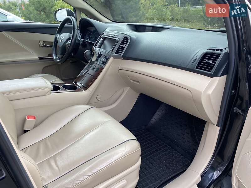 Позашляховик / Кросовер Toyota Venza 2011 в Києві