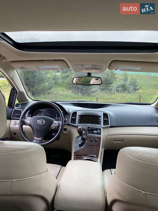 Позашляховик / Кросовер Toyota Venza 2011 в Києві