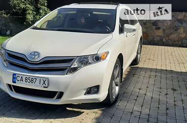 Позашляховик / Кросовер Toyota Venza 2013 в Умані