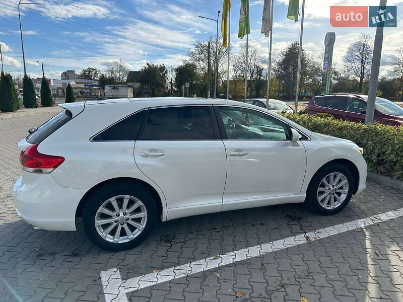 Позашляховик / Кросовер Toyota Venza 2011 в Житомирі