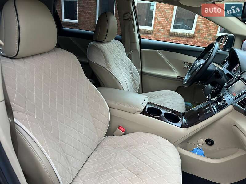 Позашляховик / Кросовер Toyota Venza 2013 в Києві