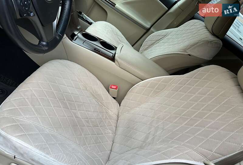 Позашляховик / Кросовер Toyota Venza 2013 в Києві