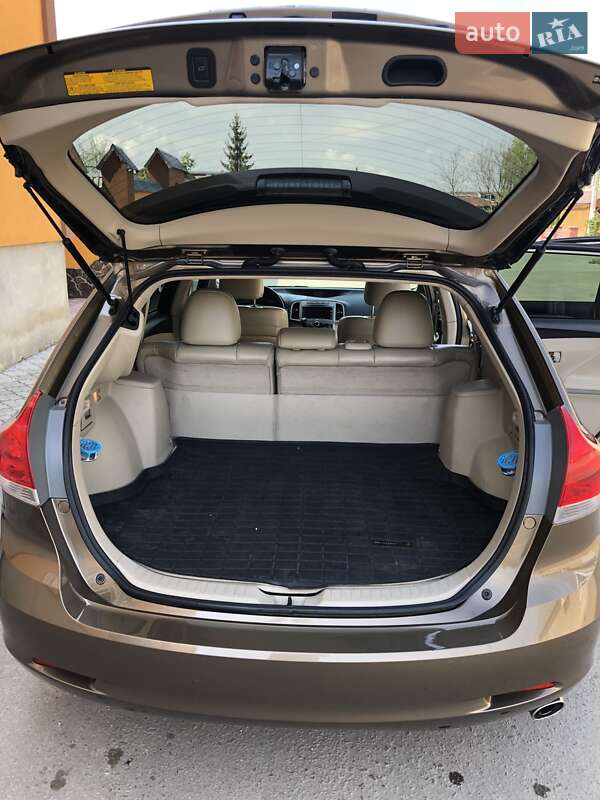 Позашляховик / Кросовер Toyota Venza 2011 в Миколаєві