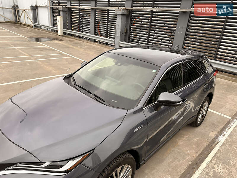 Позашляховик / Кросовер Toyota Venza 2021 в Києві