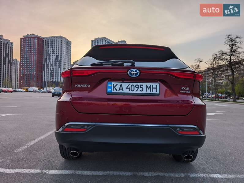 Внедорожник / Кроссовер Toyota Venza 2021 в Киеве