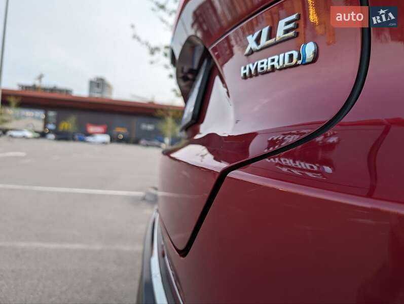 Внедорожник / Кроссовер Toyota Venza 2021 в Киеве