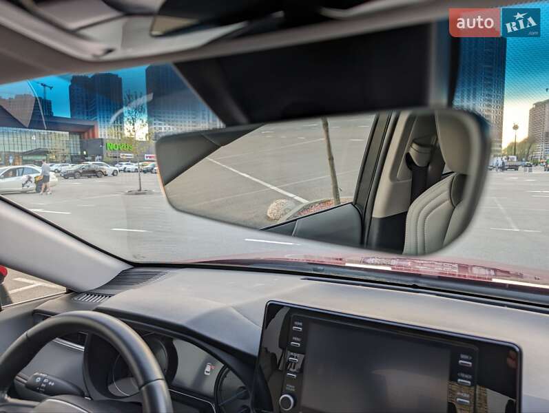 Внедорожник / Кроссовер Toyota Venza 2021 в Киеве