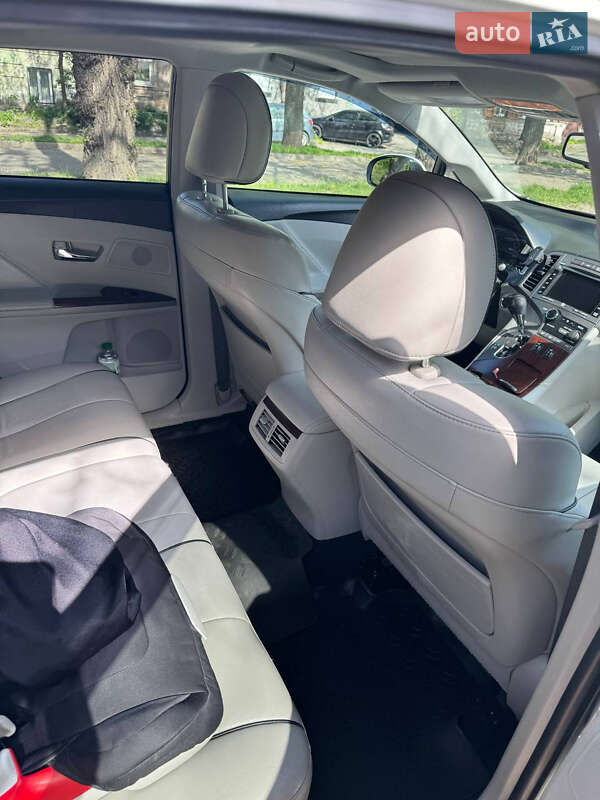 Внедорожник / Кроссовер Toyota Venza 2011 в Днепре