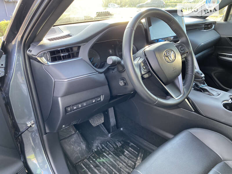 Позашляховик / Кросовер Toyota Venza 2021 в Умані