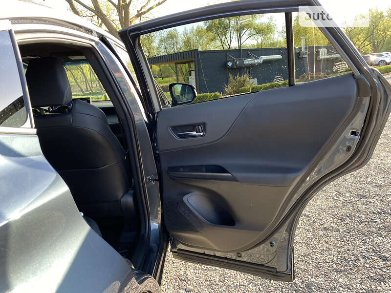 Позашляховик / Кросовер Toyota Venza 2021 в Умані