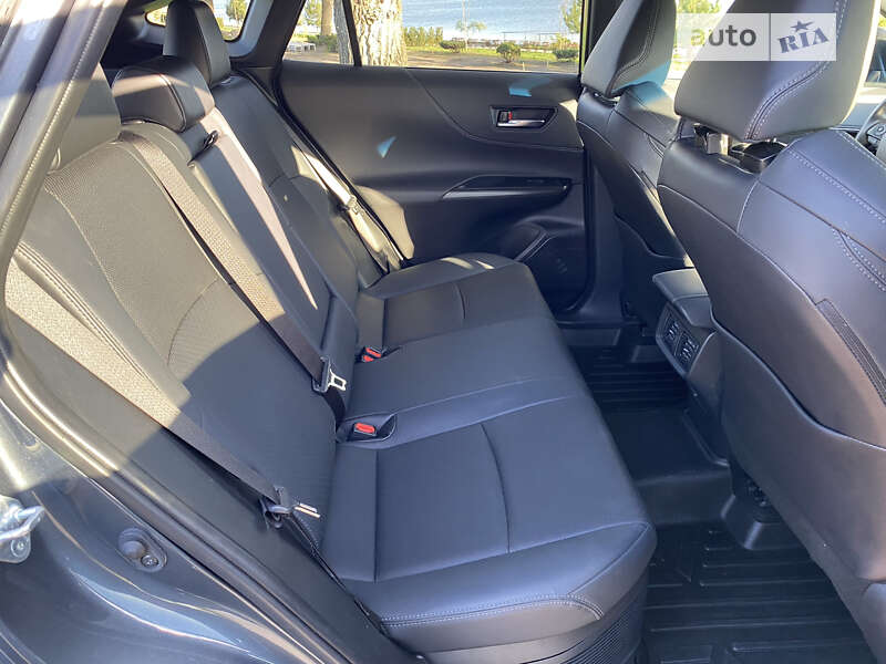 Позашляховик / Кросовер Toyota Venza 2021 в Умані