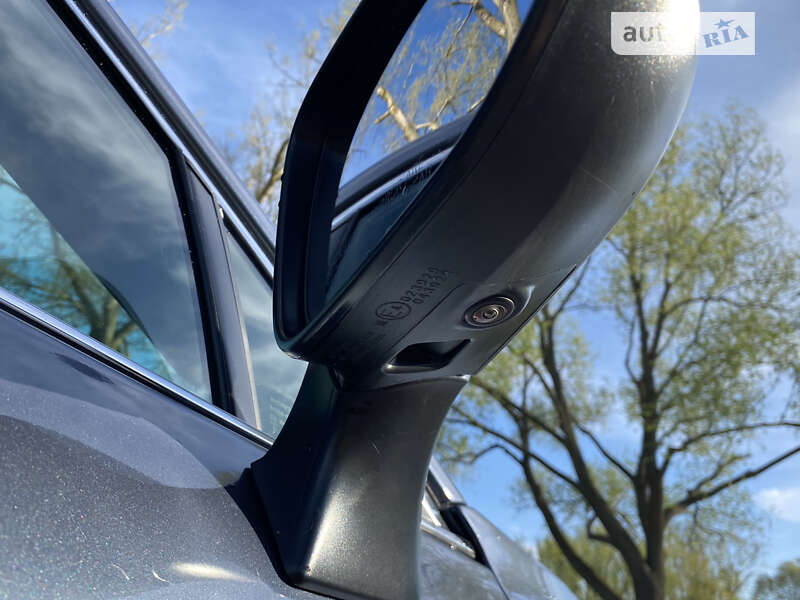 Позашляховик / Кросовер Toyota Venza 2021 в Умані