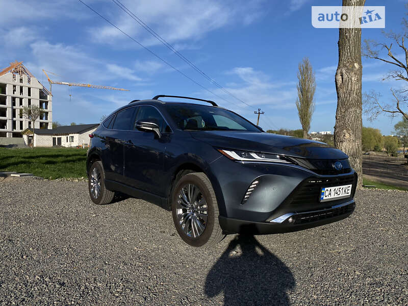 Позашляховик / Кросовер Toyota Venza 2021 в Умані