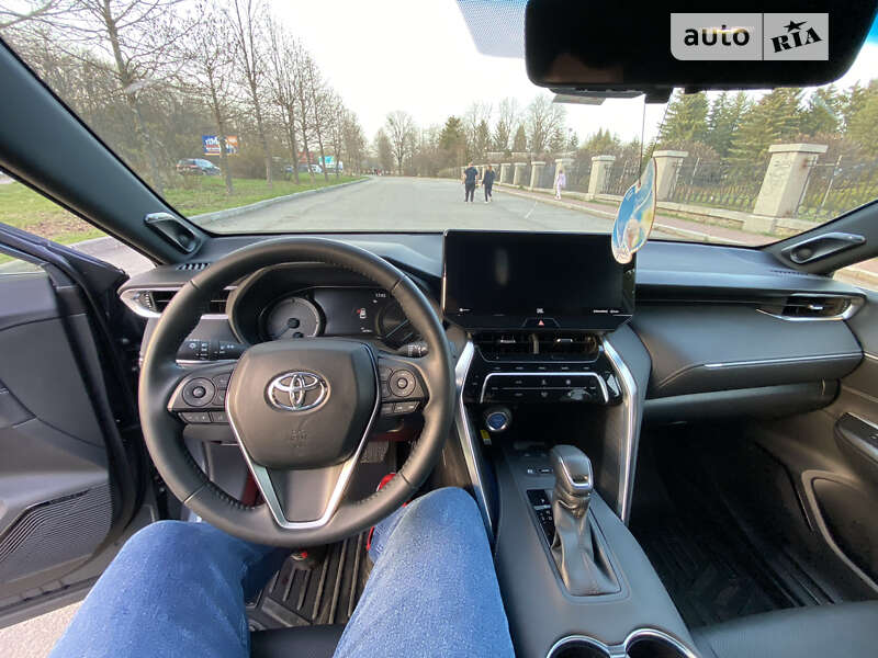 Позашляховик / Кросовер Toyota Venza 2021 в Умані