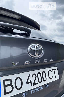 Внедорожник / Кроссовер Toyota Venza 2012 в Тернополе