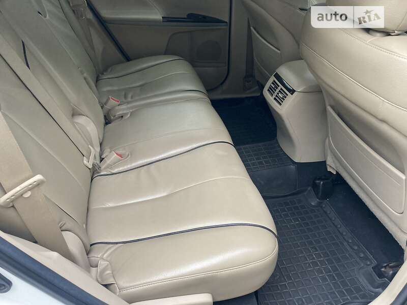 Позашляховик / Кросовер Toyota Venza 2011 в Сумах