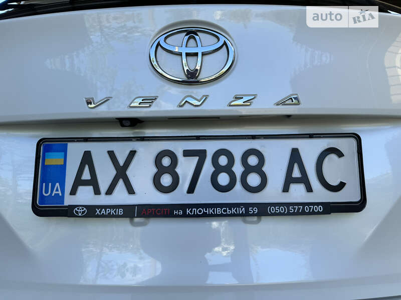 Внедорожник / Кроссовер Toyota Venza 2011 в Краснограде
