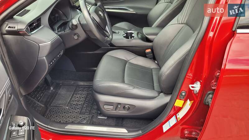 Позашляховик / Кросовер Toyota Venza 2021 в Дніпрі