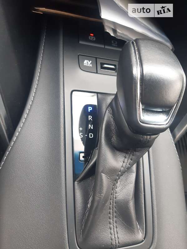 Позашляховик / Кросовер Toyota Venza 2021 в Вижниці