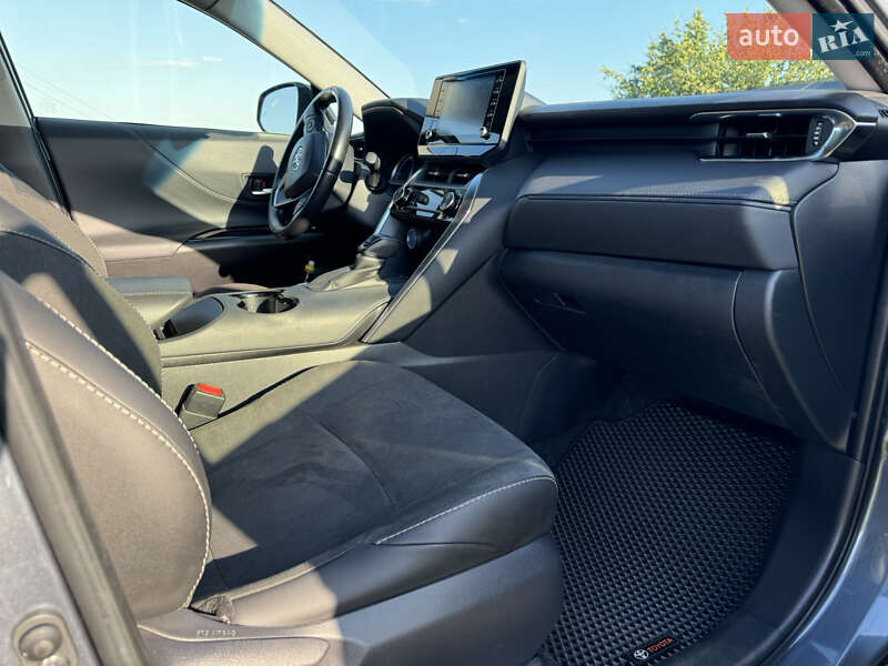 Позашляховик / Кросовер Toyota Venza 2022 в Луцьку