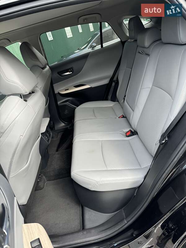 Позашляховик / Кросовер Toyota Venza 2021 в Чернівцях