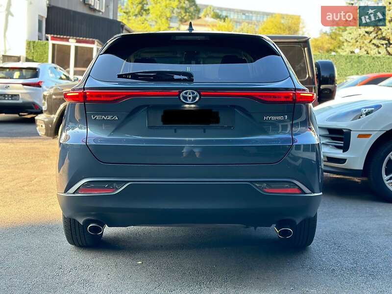 Позашляховик / Кросовер Toyota Venza 2020 в Києві