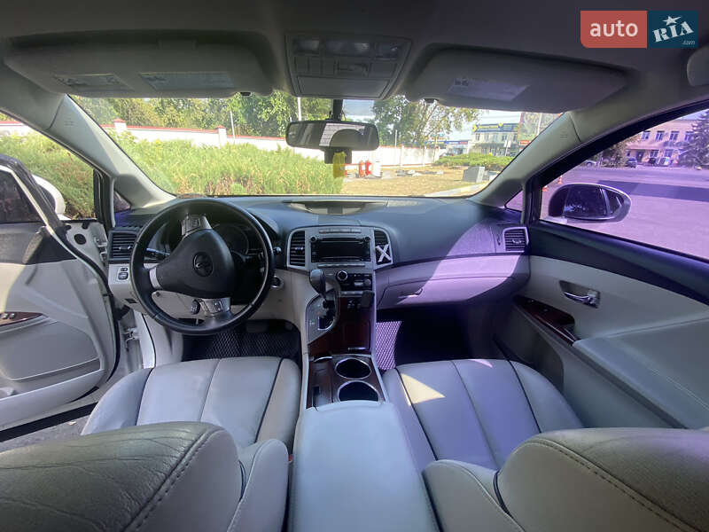 Внедорожник / Кроссовер Toyota Venza 2010 в Черкассах