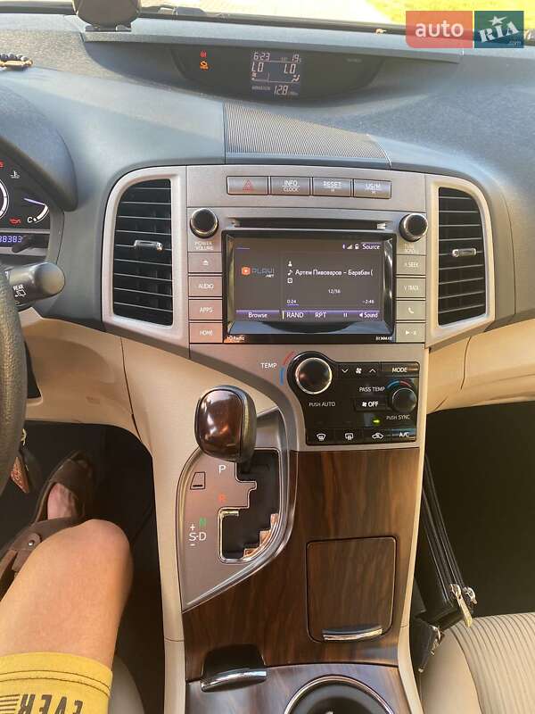 Позашляховик / Кросовер Toyota Venza 2015 в Тернополі